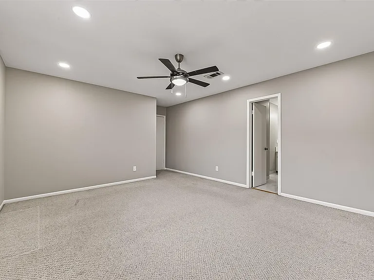 6649 De Moss Dr #649 — Photo 27