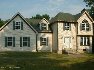 227 Chatham Hill Rd, Stroudsburg, PA 18360