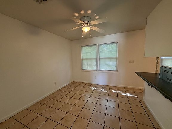 4th image of 124 Miley Ave