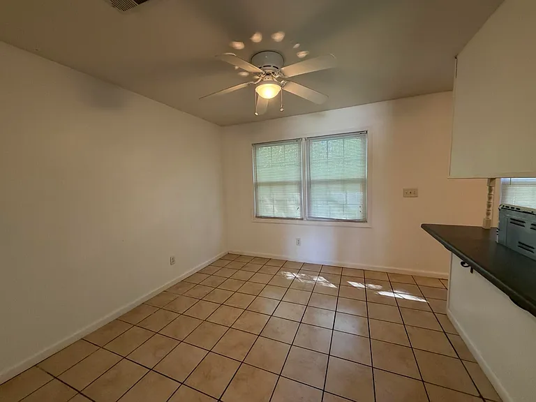 124 Miley Ave — Photo 4