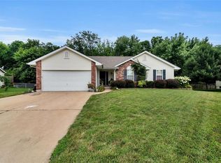 2471 Oak Forest Dr, Troy, MO 63379