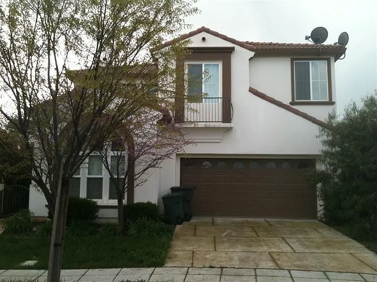 50 Thomas Ave photo 1