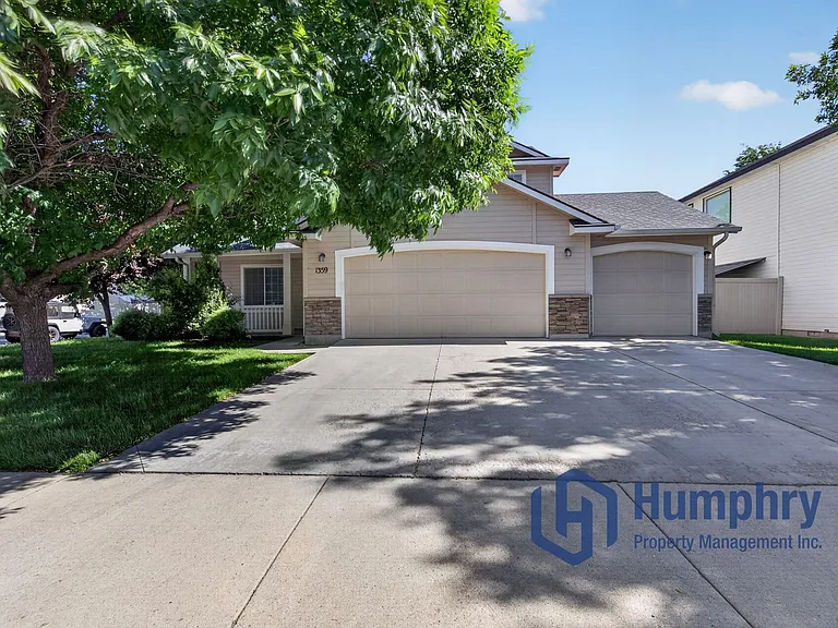 1359 E Palermo St — Photo 2
