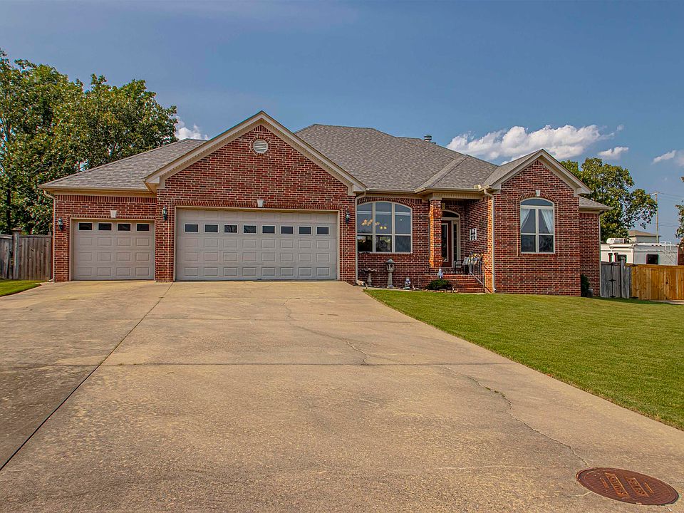 1st image of 9308 Wooded Acres Cir