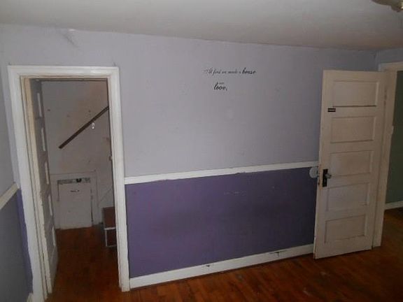 4th image of 11105 Burton St