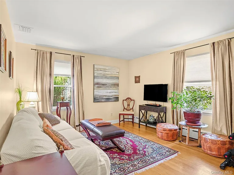 1035 Shore Acres Dr — Photo 10