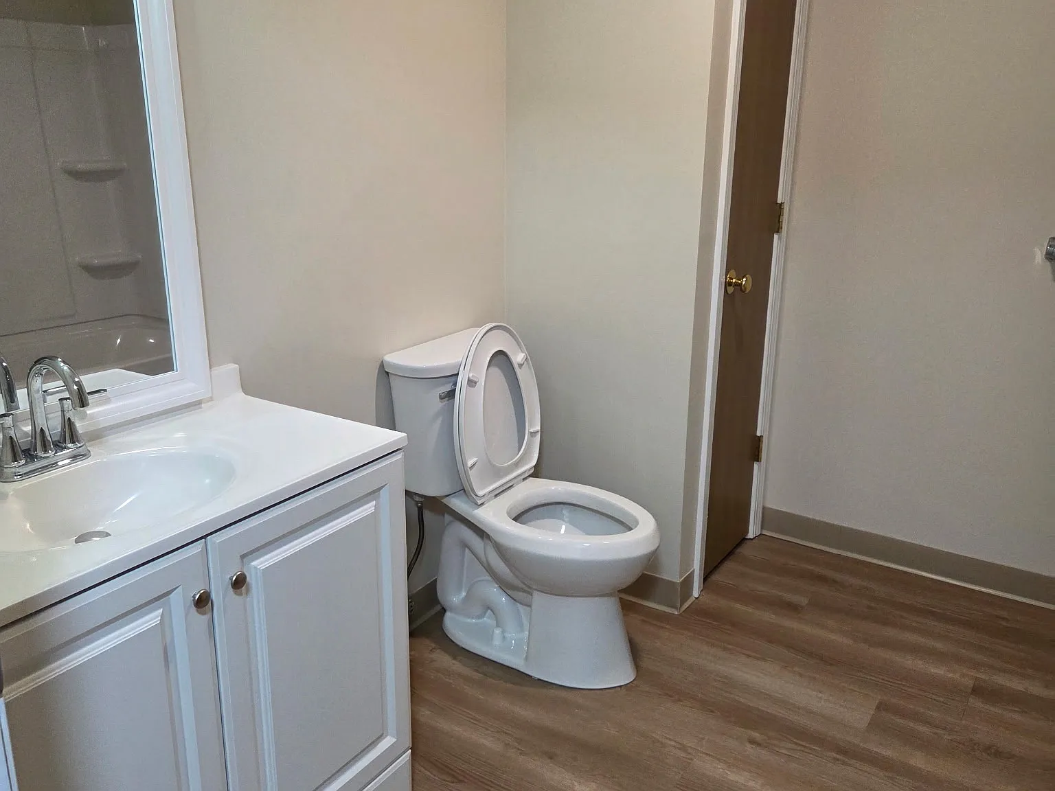 2 bed, 1100 sqft, $2,400 — Photo 4