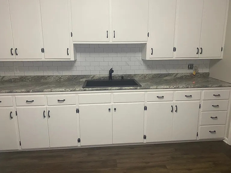 523 2nd Ave NW #3 — Photo 1