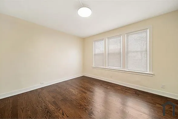 12000 S Perry Ave — Photo 12