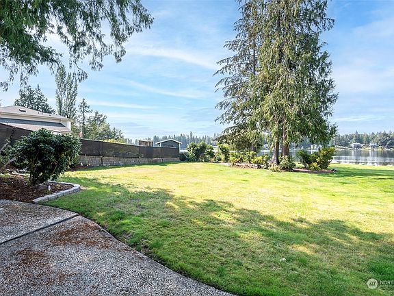 4th image of 31039 E Lake Morton Drive SE