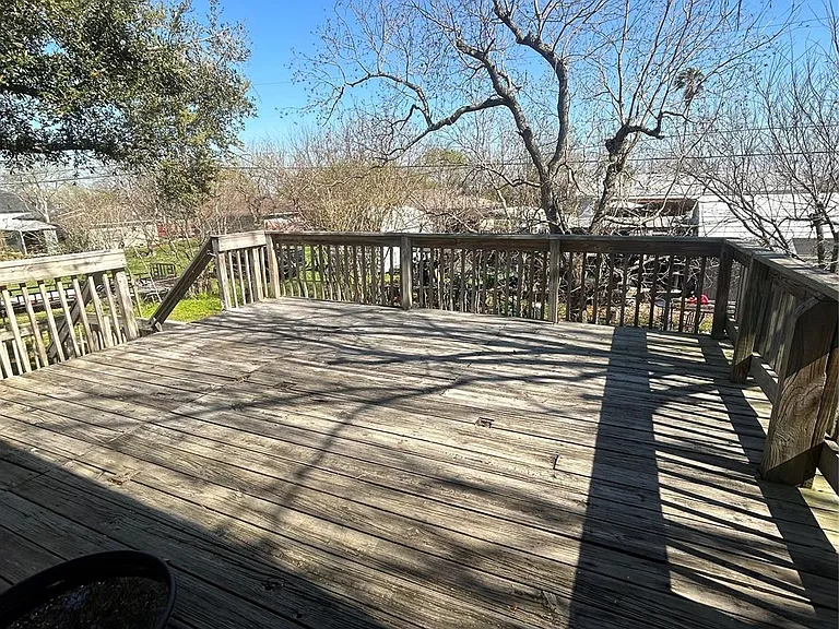 1312 N Avenue R — Photo 7