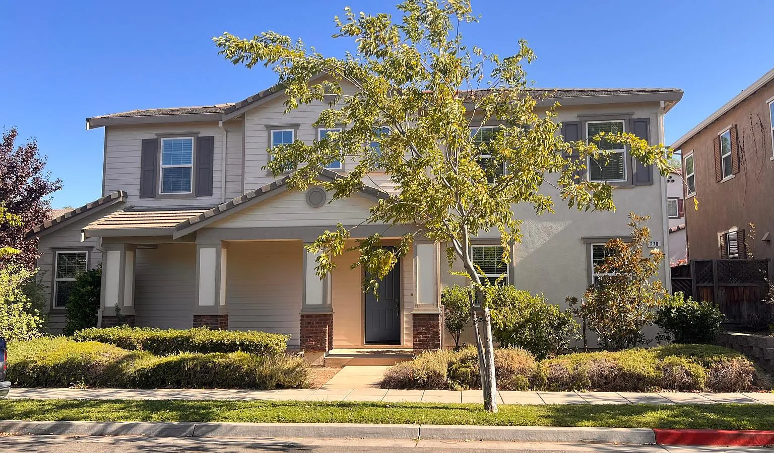 4 bed, 2160 sqft, $3,095 — Photo 2