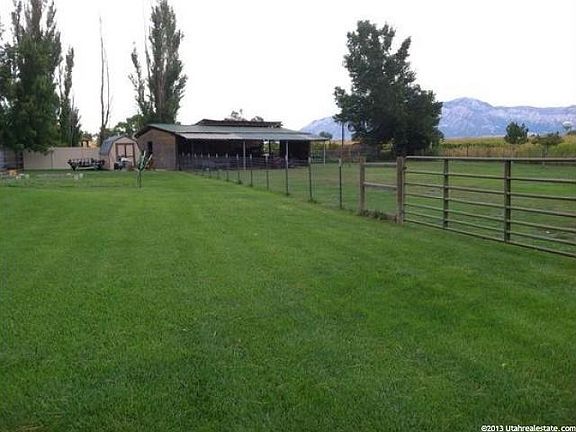 3 Stall Pole Barn & Pasture