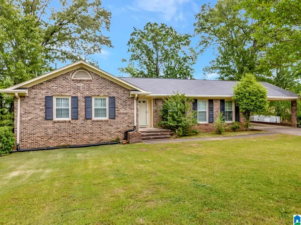 1216 Princess Cir, Bessemer, AL 35022