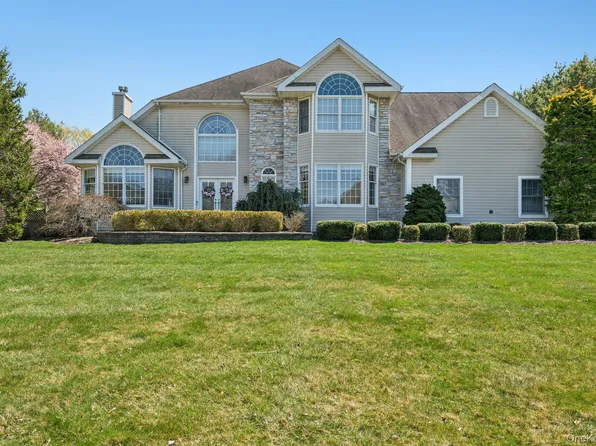 4 Mimosa Street, Miller Place, NY 11764