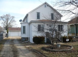 550 E 4th St, Lockport, IL 60441