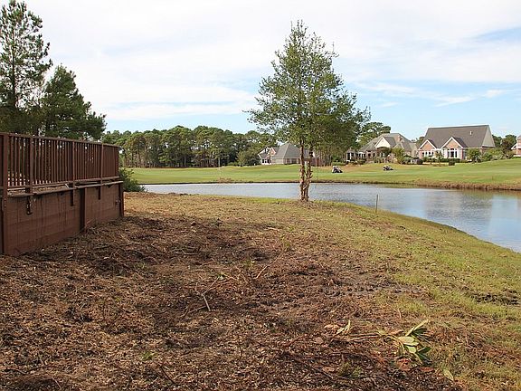 5th image of 2712 Saint James Dr