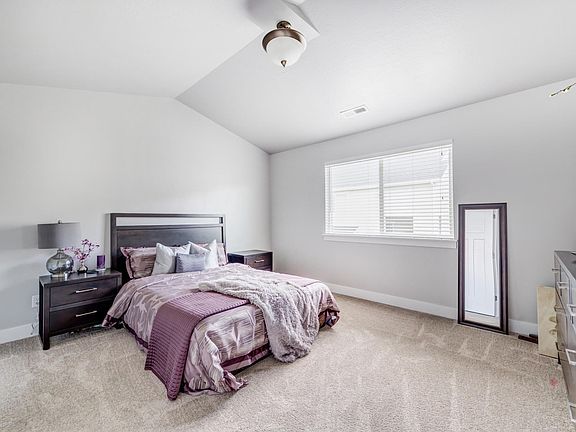 4th image of 2078 W Fairway Ln