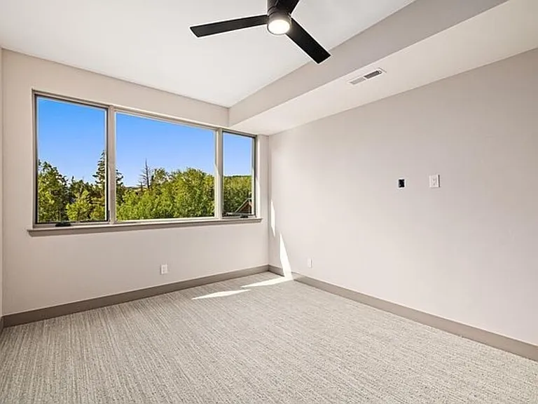 700 Blue River Pkwy — Photo 9