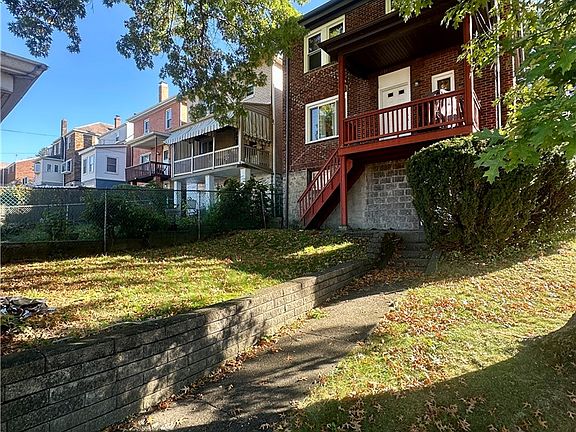 3rd image of 801 Deely St
