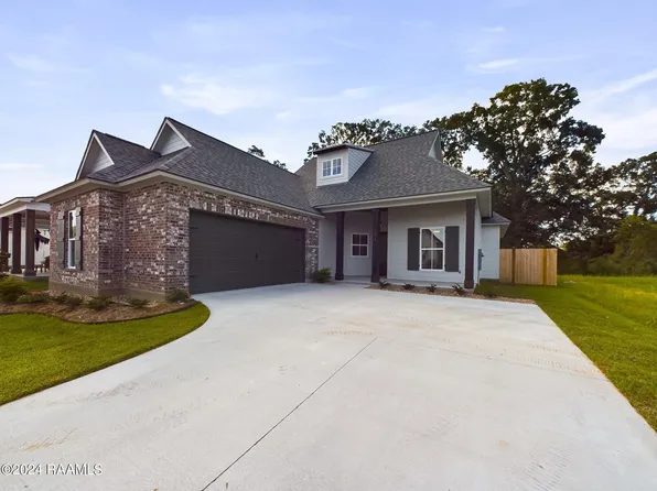 304 Manor House Ln, Lafayette, LA 70507