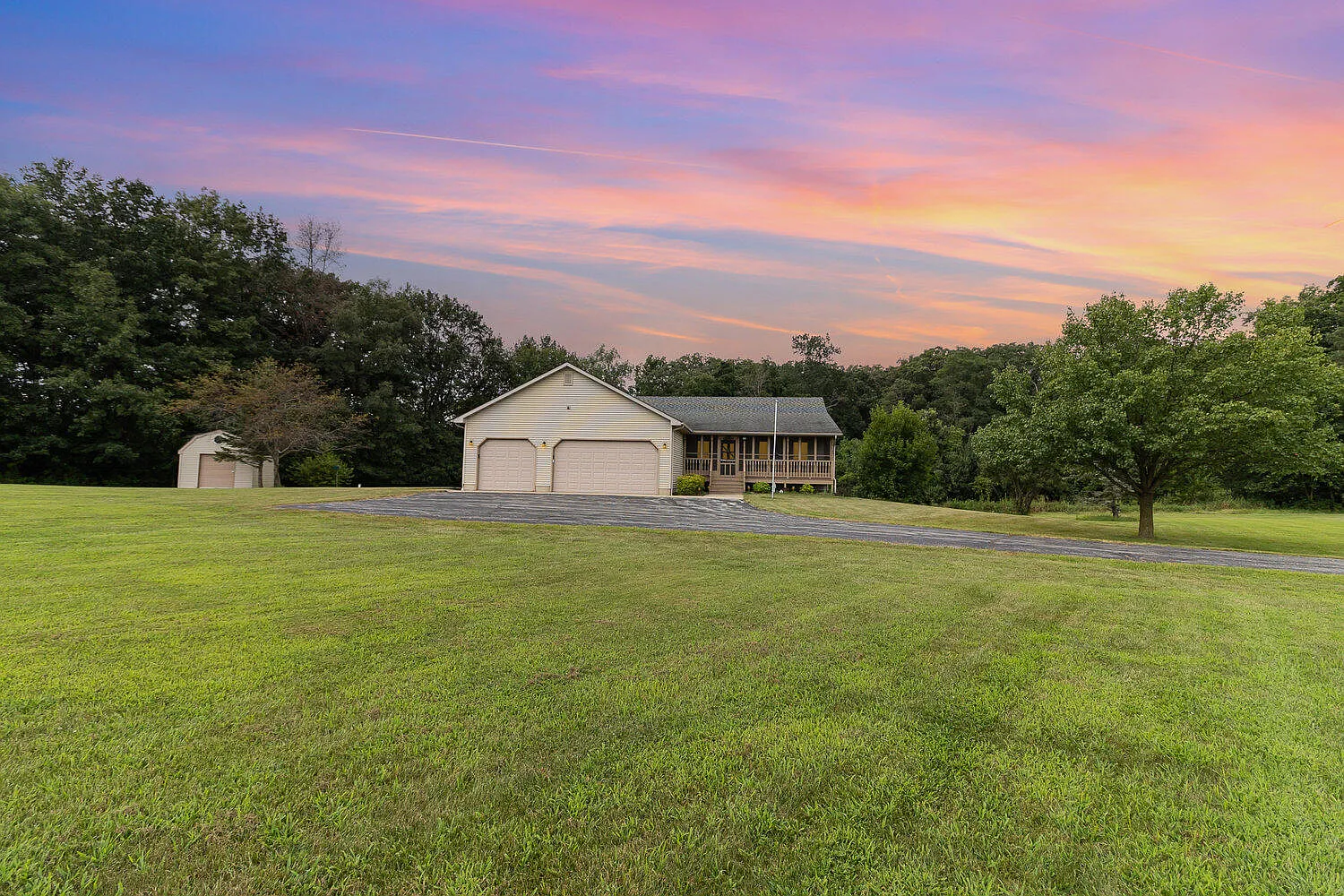 17020 Holtz Rd photo 1