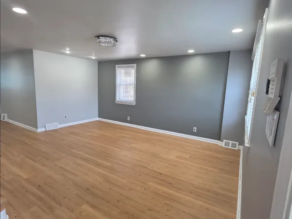 928 Disston St, Philadelphia, PA 19111
