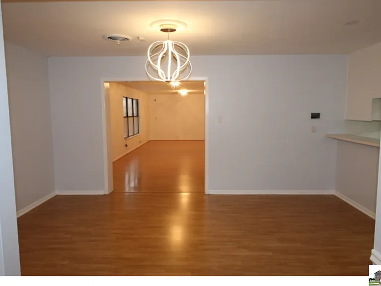 204 Oak St — Photo 13