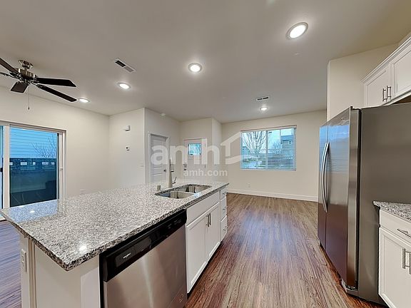 4th image of 23379 SE Dogwood St