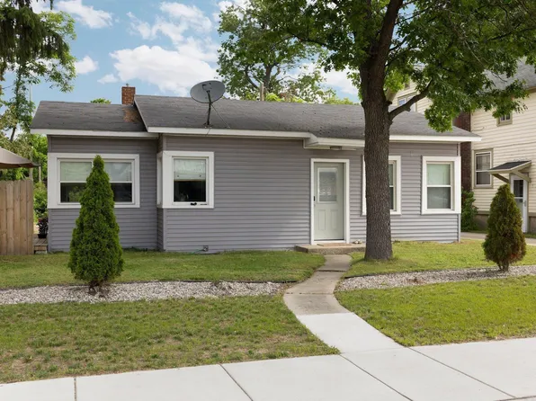 1047 E Front St, Traverse City, MI 49686