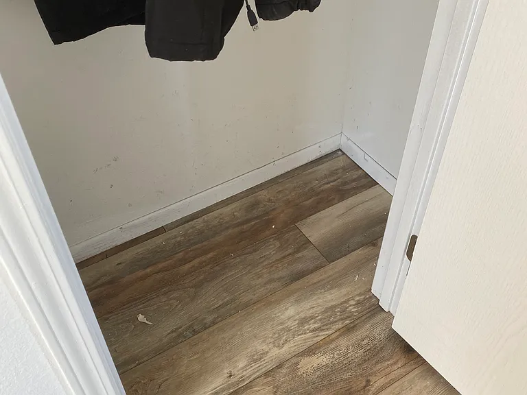 2198 Victoria Ave — Photo 4