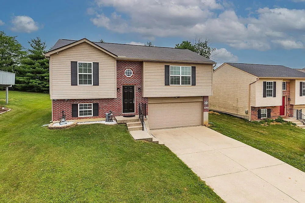 3 bed, 2.5 bath, 1352 sqft, $2,150 — Photo 1