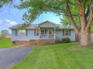 30 Meadow Dr, Christiansburg, VA 24073