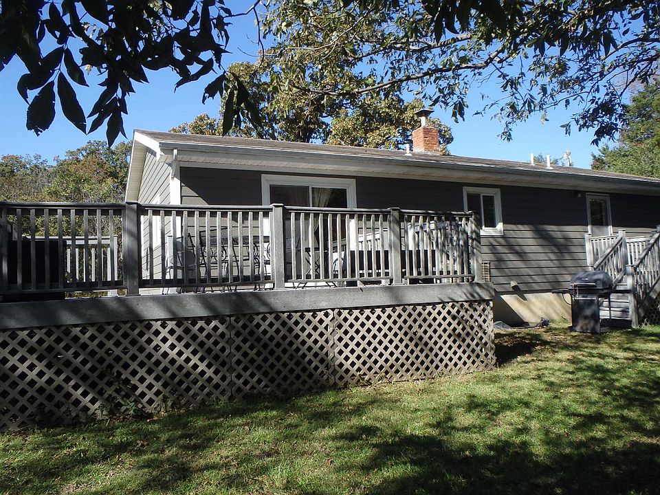 2nd image of 802 E Butler St