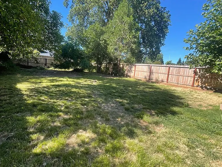 3181 & 3183 Pioneer Ln — Photo 13