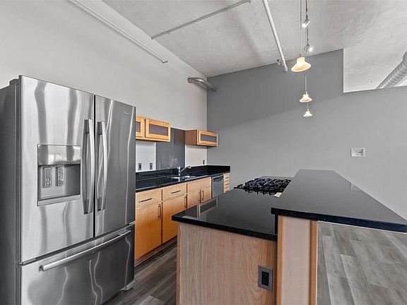 4th image of 1627 Locust St APT 302