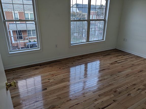 3rd image of 819 Catherine St