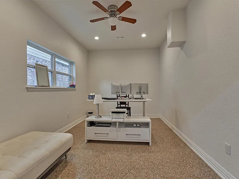 18 Wyckham Cir — Photo 17