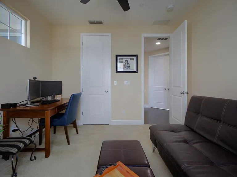 2708 Sweeney Dr — Photo 18