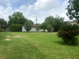 1601 N Avenue R, Freeport, TX 77541