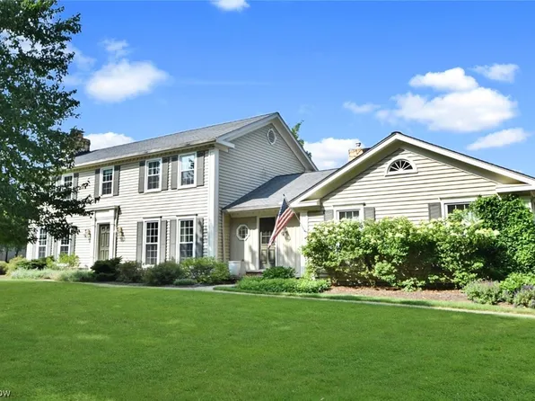 2526 Glenn Echo Dr, Hudson, OH 44236