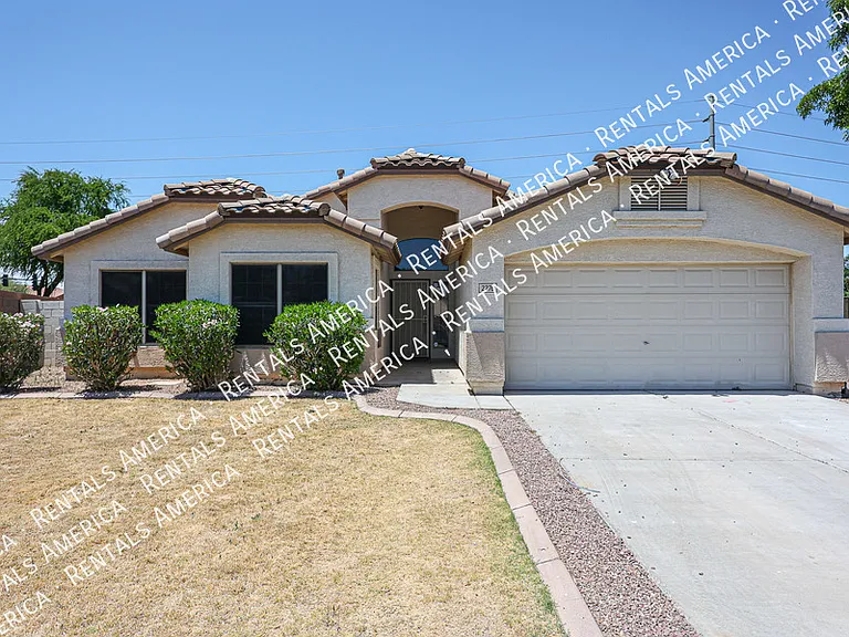2276 S Bahama Dr — Photo 1