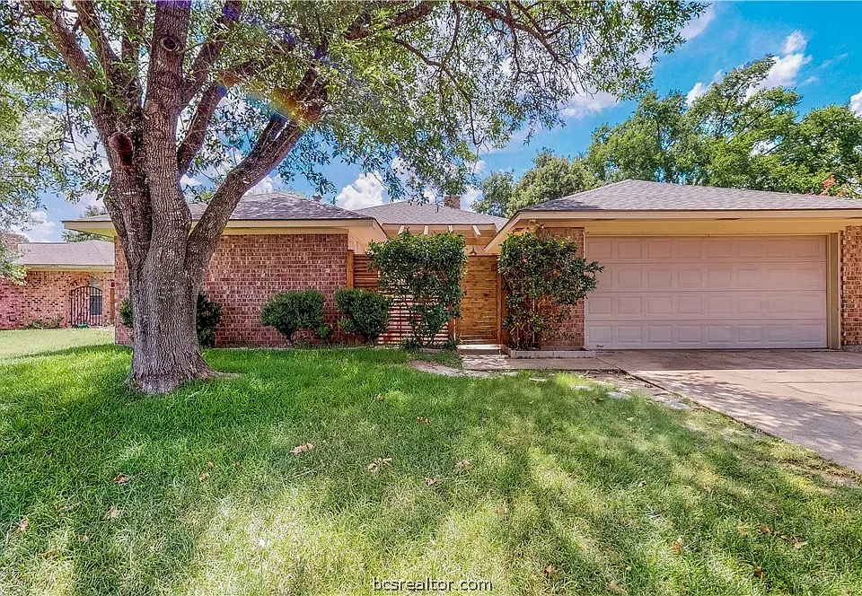 3002 Jennifer Dr