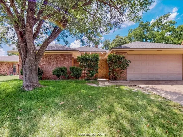 3002 Jennifer Dr, College Station, TX 77845