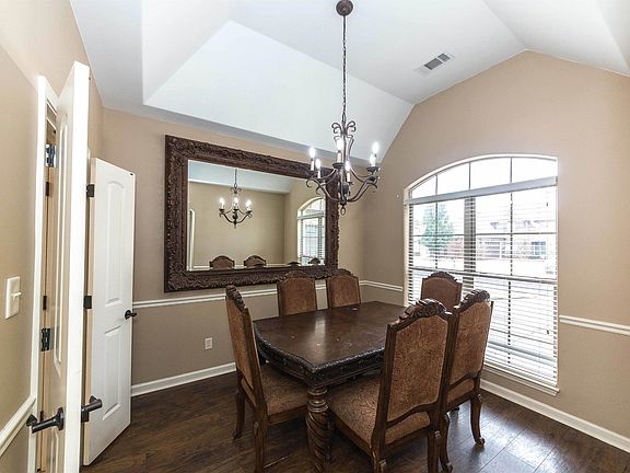 3rd image of 1430 Sawmill Creek Ln