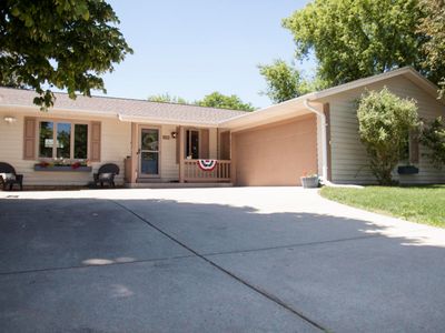 1296 Heather Cir, Oconomowoc, WI, 53066