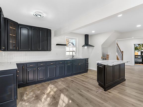 4th image of 620 17th St