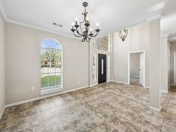 4th image of 4031 Mission Valley Dr