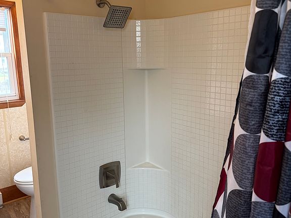 Bathroom
shower