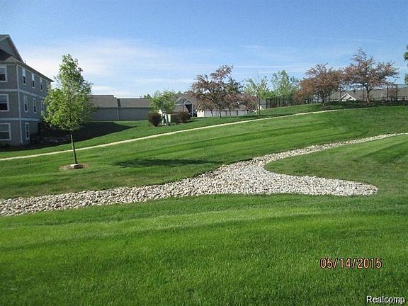 3rd image of 1413 Millbrook Trl